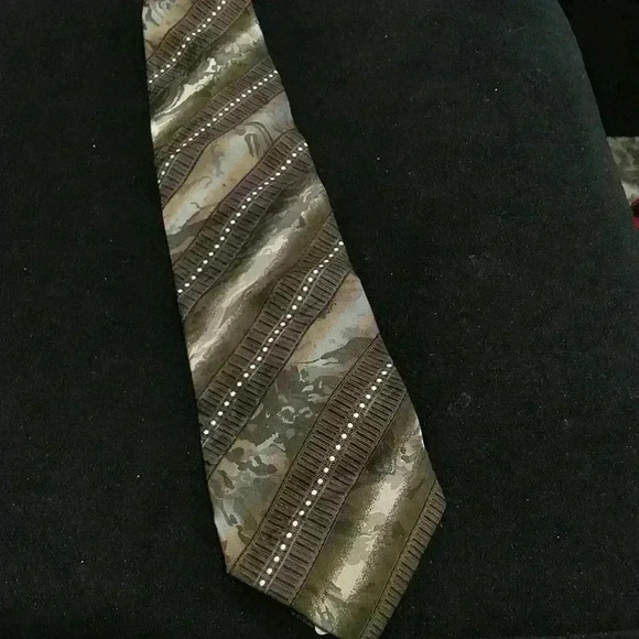 Fratelli moda handmade  silk tie - Picture 1 of 3
